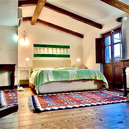 Casa De Ajala - B&B De Charme In Antica Dimora Totalmente Ristrutturata E Dotata Di Tutti I Confort Bagni Privati Spazio Living Patio Esterno Ambienti Climatizzati Degustazioni Prodotti Locali Làconi Eksteriør billede