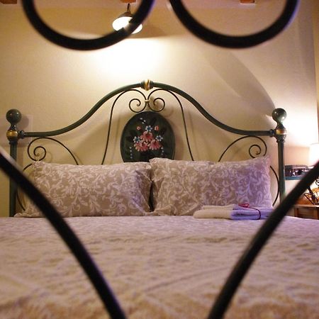 Casa De Ajala - B&B De Charme In Antica Dimora Totalmente Ristrutturata E Dotata Di Tutti I Confort Bagni Privati Spazio Living Patio Esterno Ambienti Climatizzati Degustazioni Prodotti Locali Làconi Eksteriør billede