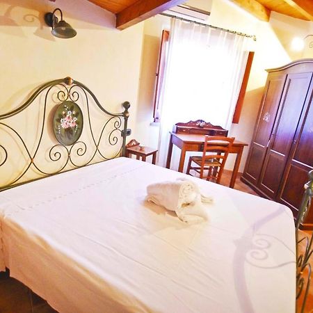 Casa De Ajala - B&B De Charme In Antica Dimora Totalmente Ristrutturata E Dotata Di Tutti I Confort Bagni Privati Spazio Living Patio Esterno Ambienti Climatizzati Degustazioni Prodotti Locali Làconi Eksteriør billede