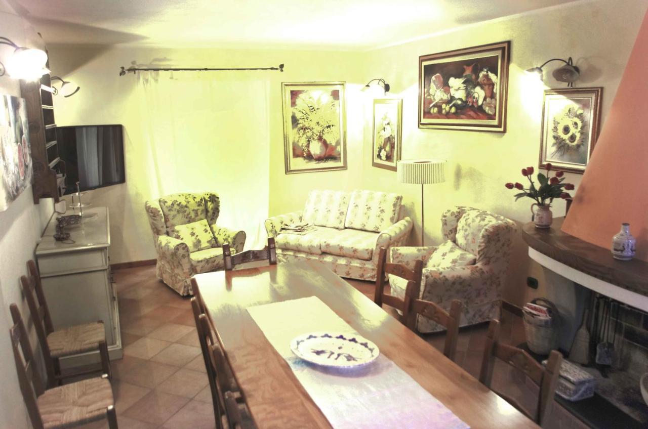 Casa De Ajala - B&B De Charme In Antica Dimora Totalmente Ristrutturata E Dotata Di Tutti I Confort Bagni Privati Spazio Living Patio Esterno Ambienti Climatizzati Degustazioni Prodotti Locali Làconi Eksteriør billede