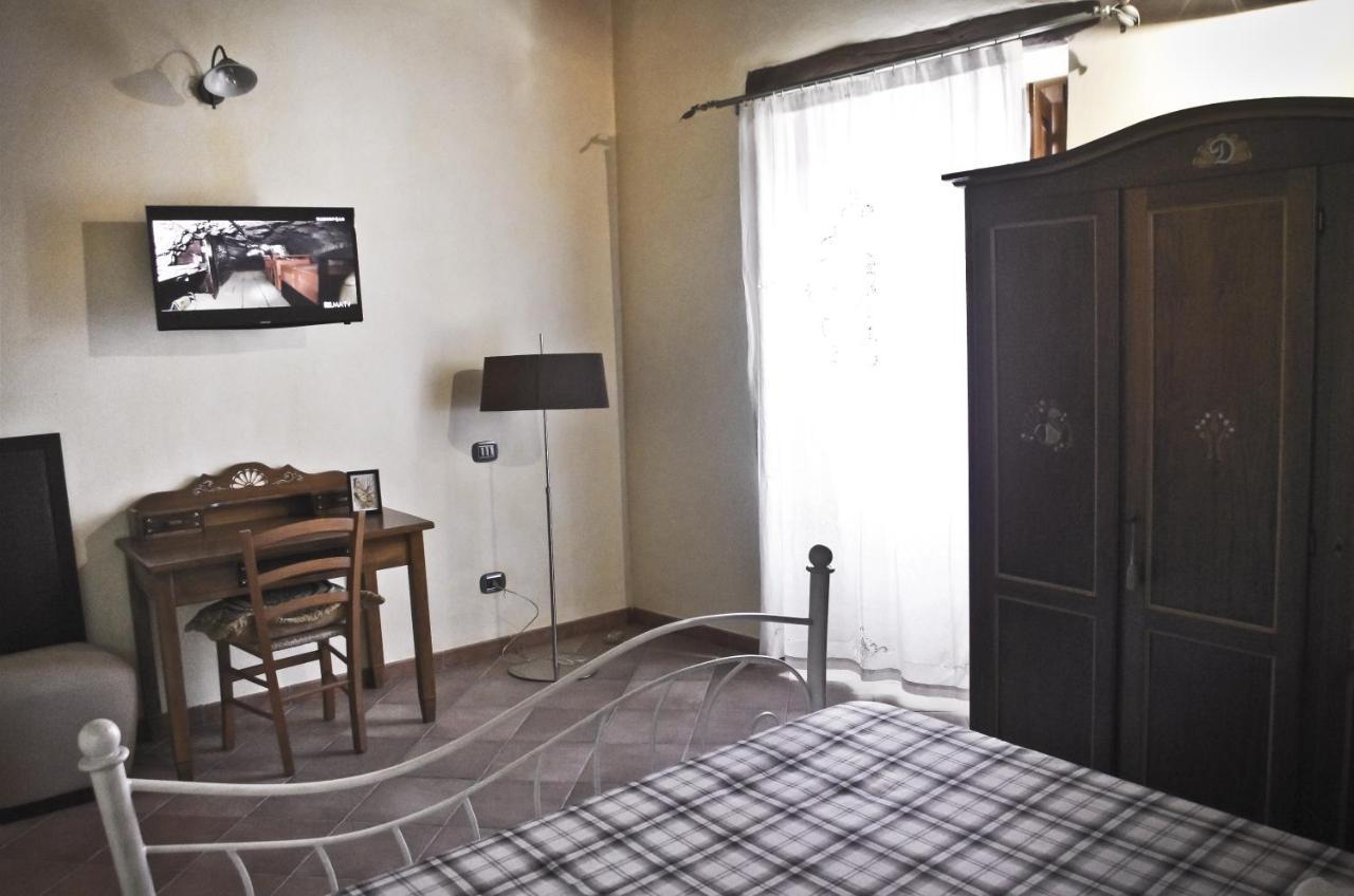 Casa De Ajala - B&B De Charme In Antica Dimora Totalmente Ristrutturata E Dotata Di Tutti I Confort Bagni Privati Spazio Living Patio Esterno Ambienti Climatizzati Degustazioni Prodotti Locali Làconi Eksteriør billede