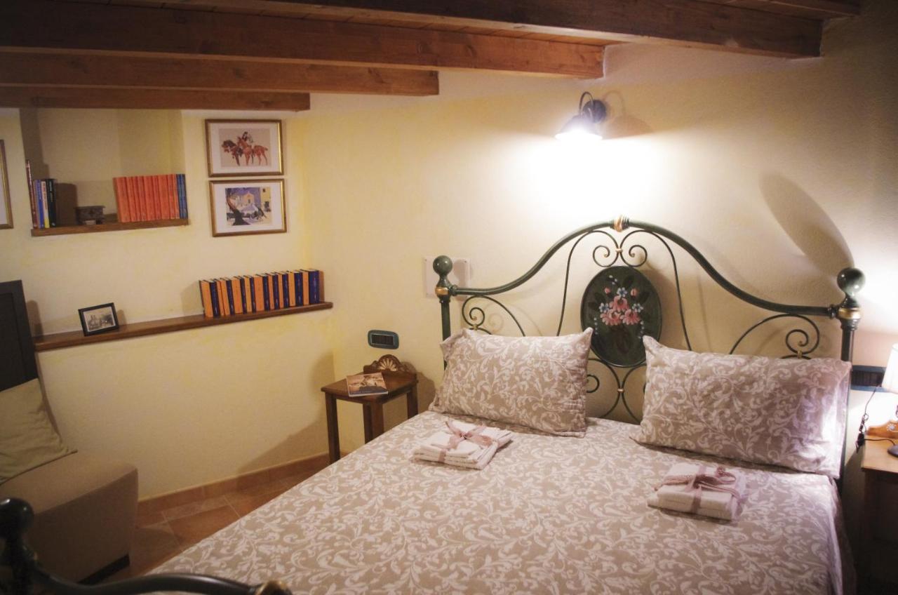 Casa De Ajala - B&B De Charme In Antica Dimora Totalmente Ristrutturata E Dotata Di Tutti I Confort Bagni Privati Spazio Living Patio Esterno Ambienti Climatizzati Degustazioni Prodotti Locali Làconi Eksteriør billede