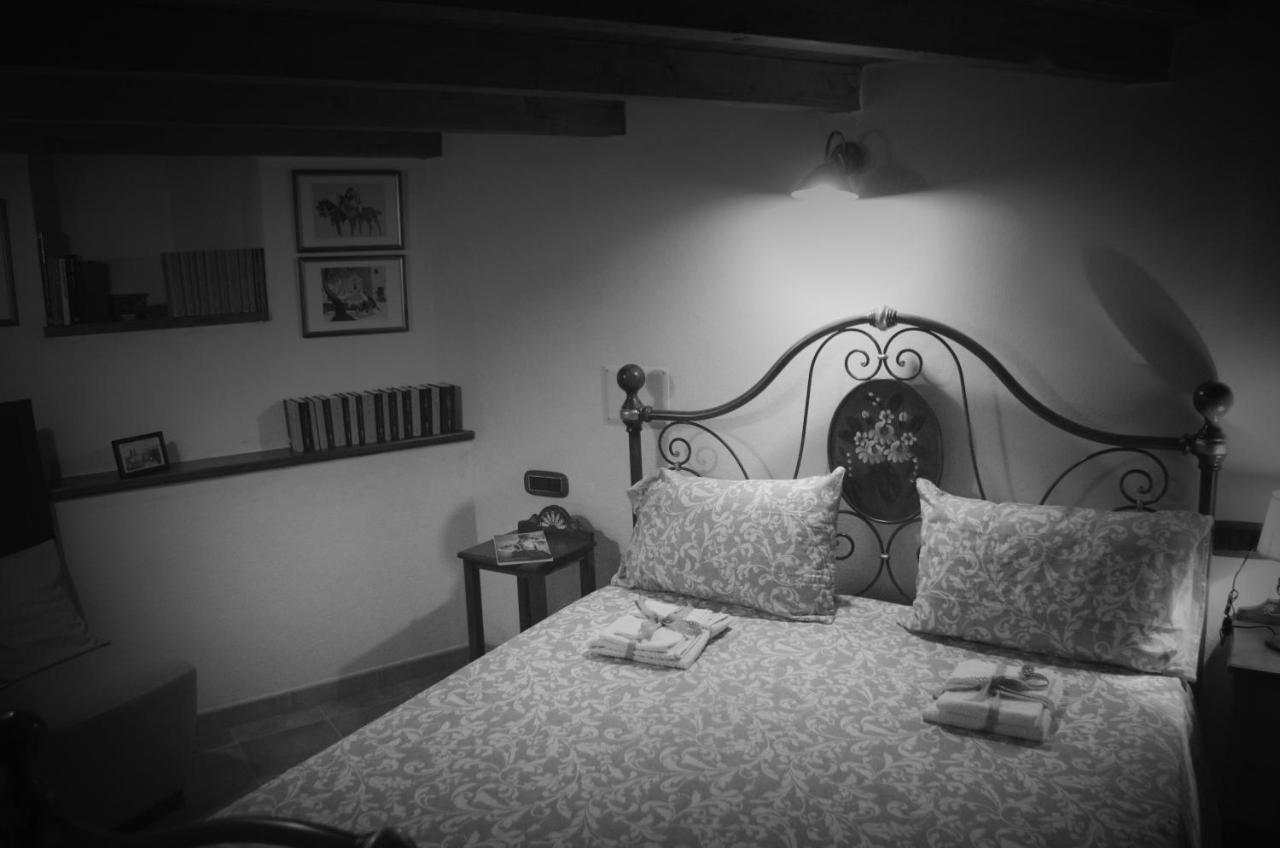 Casa De Ajala - B&B De Charme In Antica Dimora Totalmente Ristrutturata E Dotata Di Tutti I Confort Bagni Privati Spazio Living Patio Esterno Ambienti Climatizzati Degustazioni Prodotti Locali Làconi Eksteriør billede