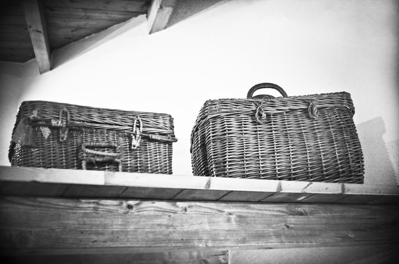 Casa De Ajala - B&B De Charme In Antica Dimora Totalmente Ristrutturata E Dotata Di Tutti I Confort Bagni Privati Spazio Living Patio Esterno Ambienti Climatizzati Degustazioni Prodotti Locali Làconi Eksteriør billede
