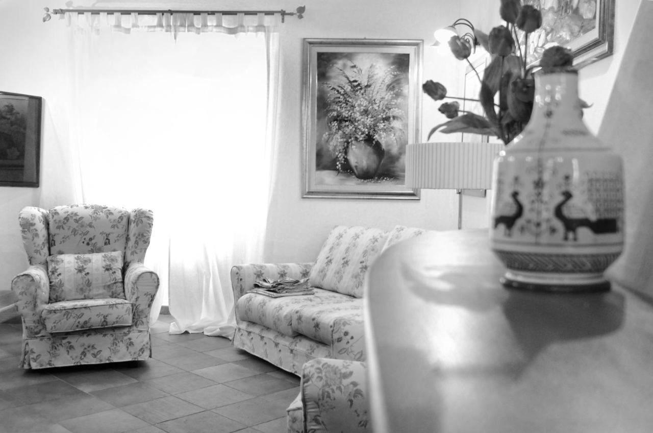 Casa De Ajala - B&B De Charme In Antica Dimora Totalmente Ristrutturata E Dotata Di Tutti I Confort Bagni Privati Spazio Living Patio Esterno Ambienti Climatizzati Degustazioni Prodotti Locali Làconi Eksteriør billede