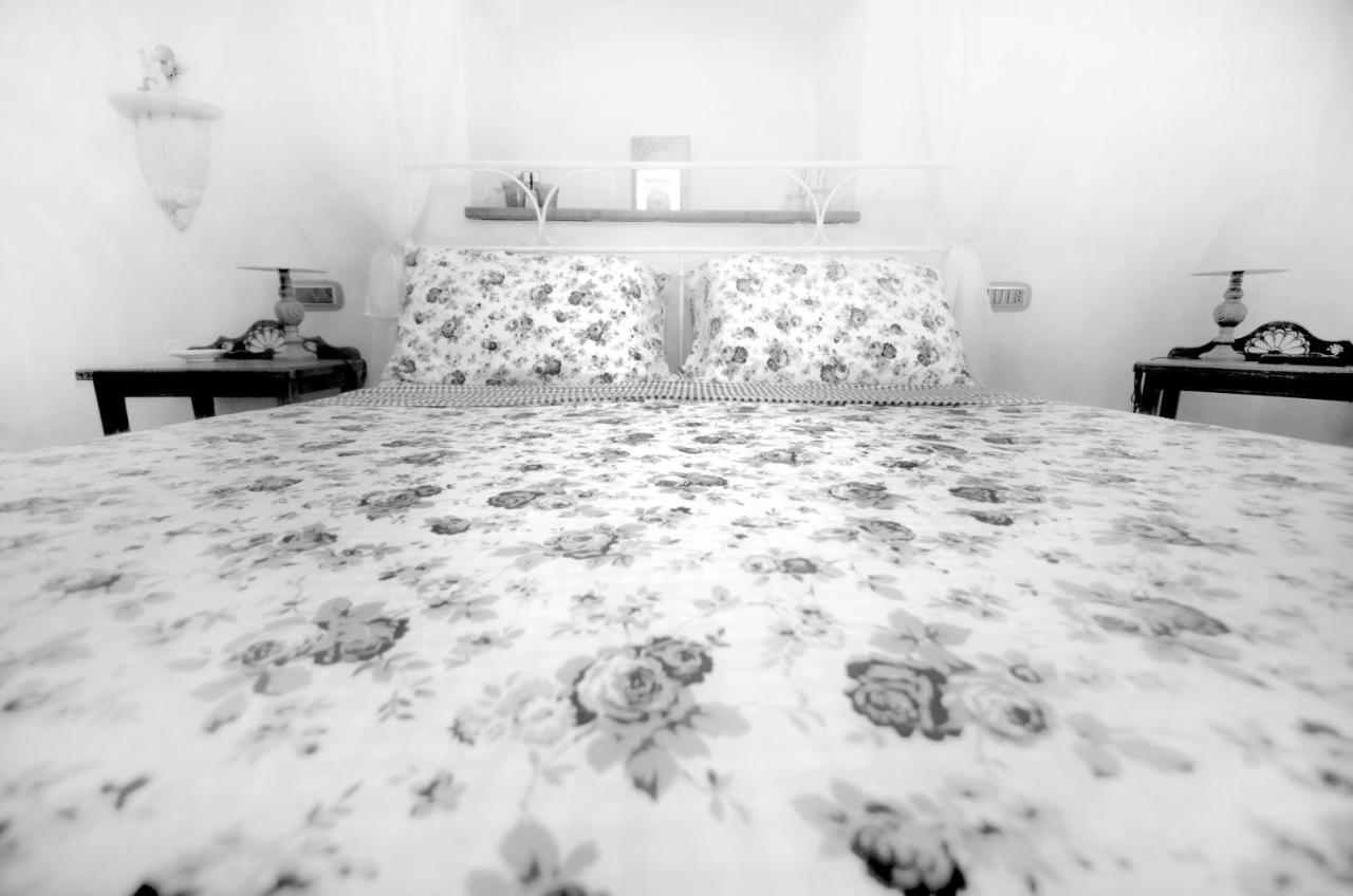 Casa De Ajala - B&B De Charme In Antica Dimora Totalmente Ristrutturata E Dotata Di Tutti I Confort Bagni Privati Spazio Living Patio Esterno Ambienti Climatizzati Degustazioni Prodotti Locali Làconi Eksteriør billede