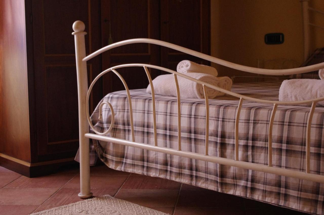 Casa De Ajala - B&B De Charme In Antica Dimora Totalmente Ristrutturata E Dotata Di Tutti I Confort Bagni Privati Spazio Living Patio Esterno Ambienti Climatizzati Degustazioni Prodotti Locali Làconi Eksteriør billede